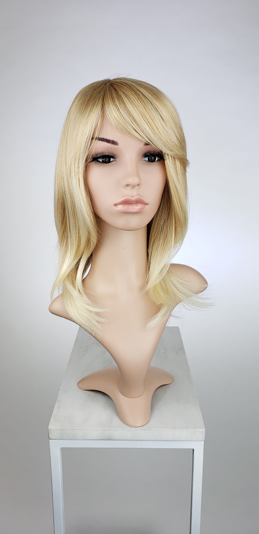Kiley Strawberry Blonde Ombre - Hard Front Wig