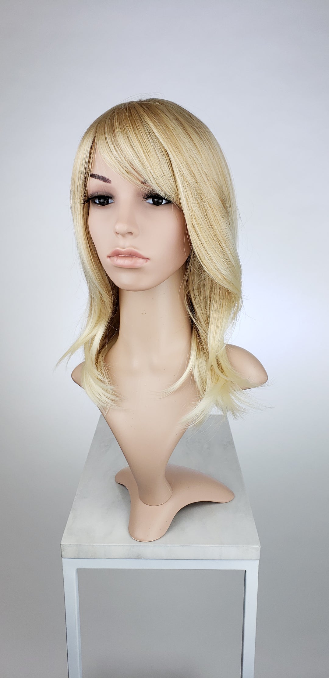 Kiley Strawberry Blonde Ombre - Hard Front Wig