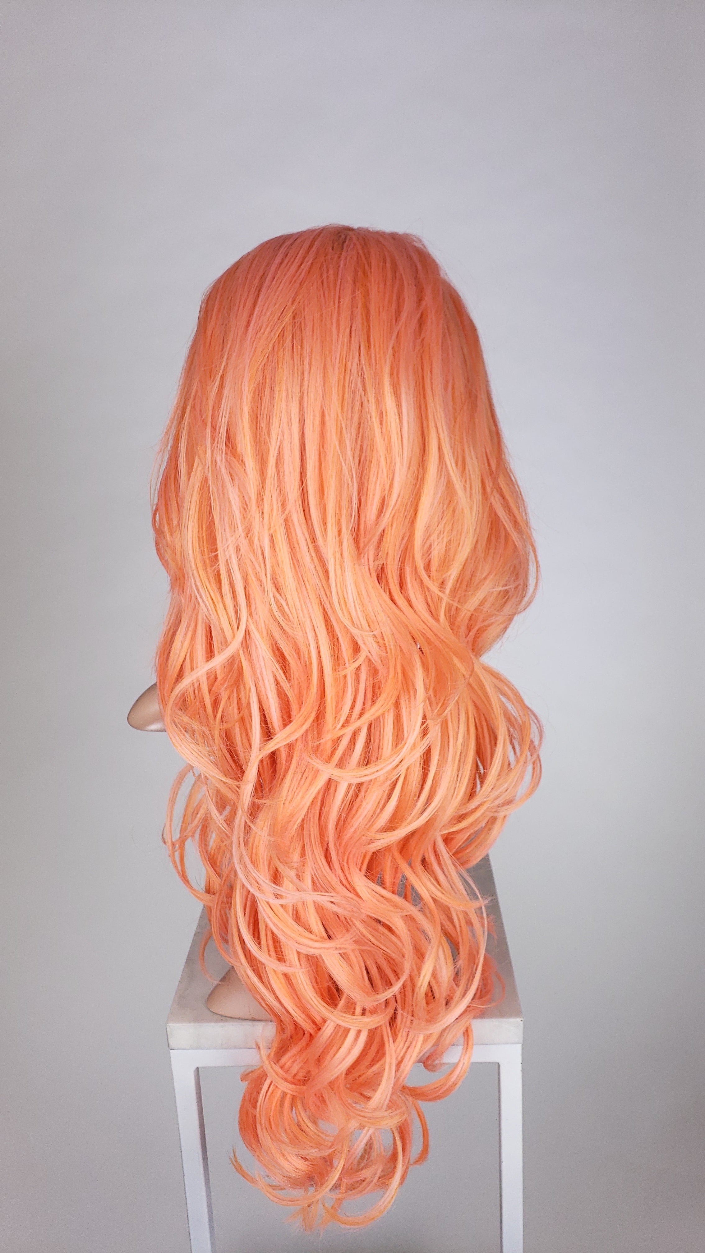 Peach deals colored wig