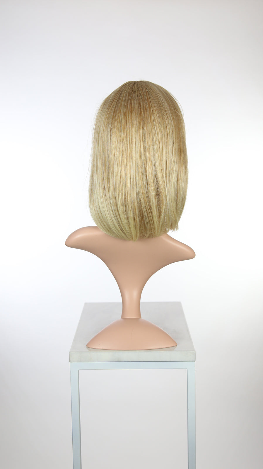 Dara Strawberry Blonde - Fashion Wig