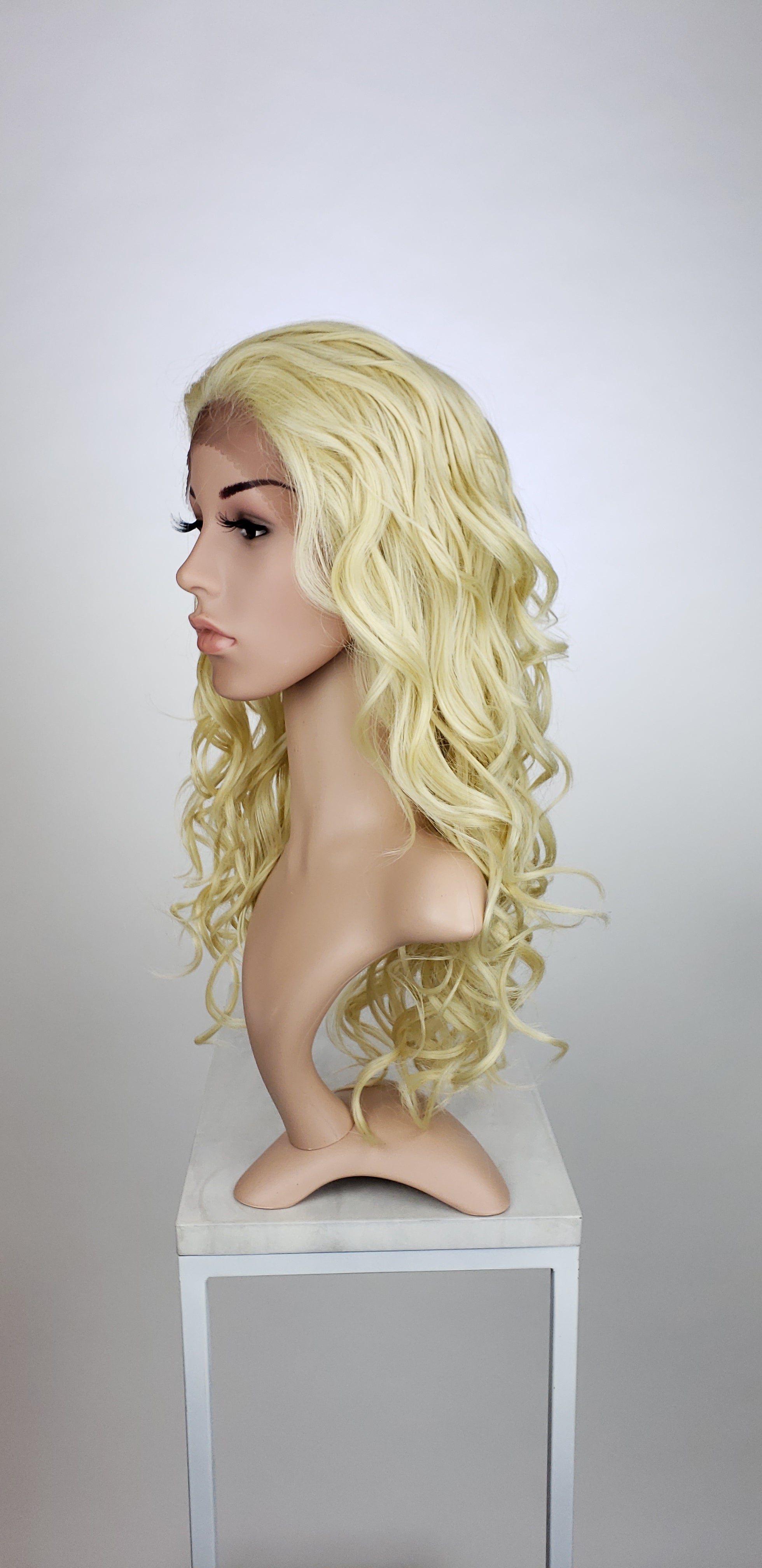 Vogue Bleach Blonde Natural